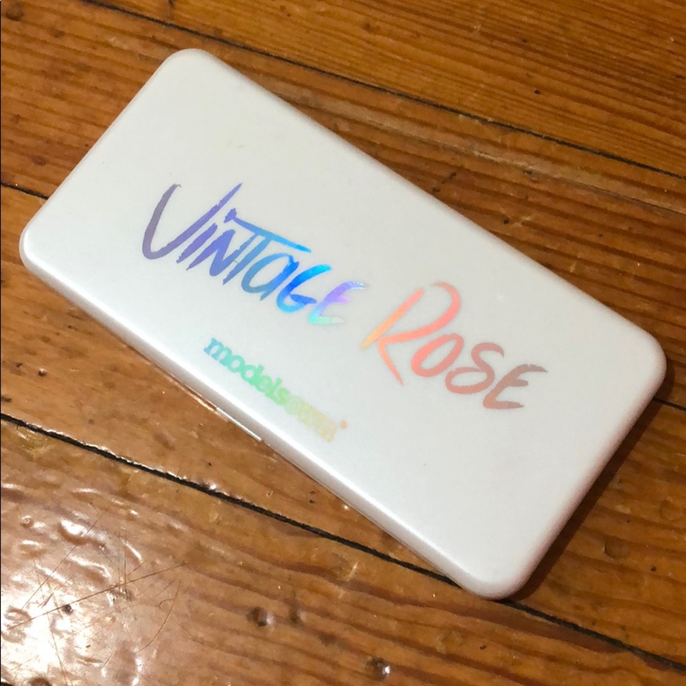 MODELS OWN VINTAGE ROSE PALETTE